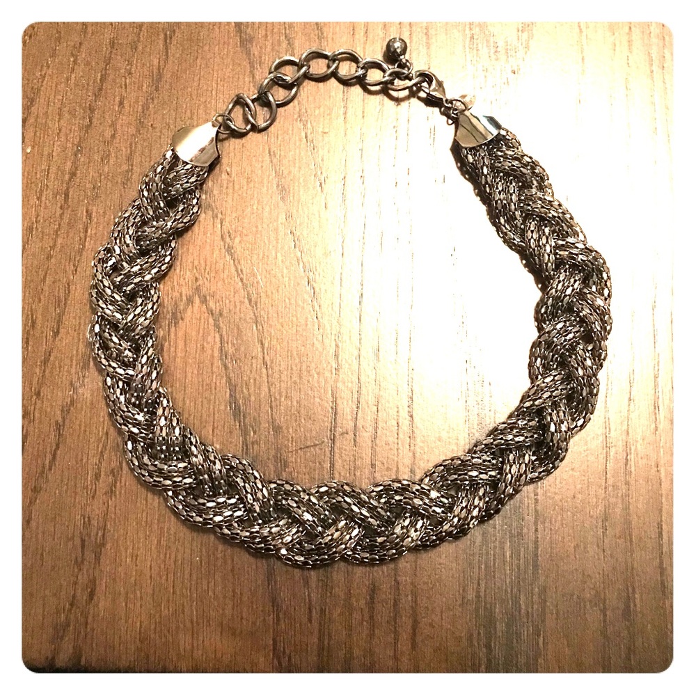 Express necklace